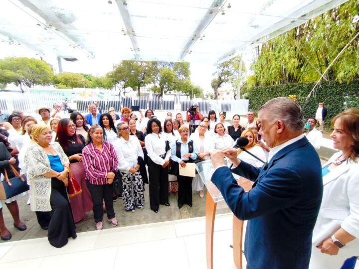 Miguel Vargas: Si aquí hay un padre de la democracia, es Peña Gómez