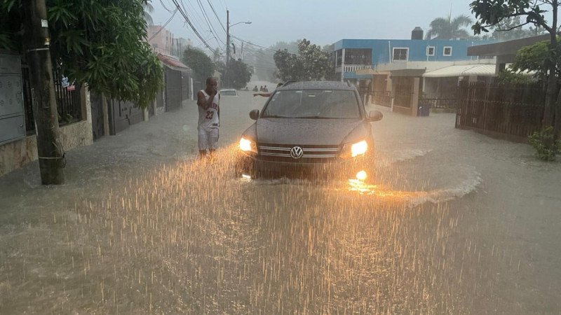 Caerá de 100 a 125 milímetros de agua lluvia en las próximas 24 a 48 horas en RD