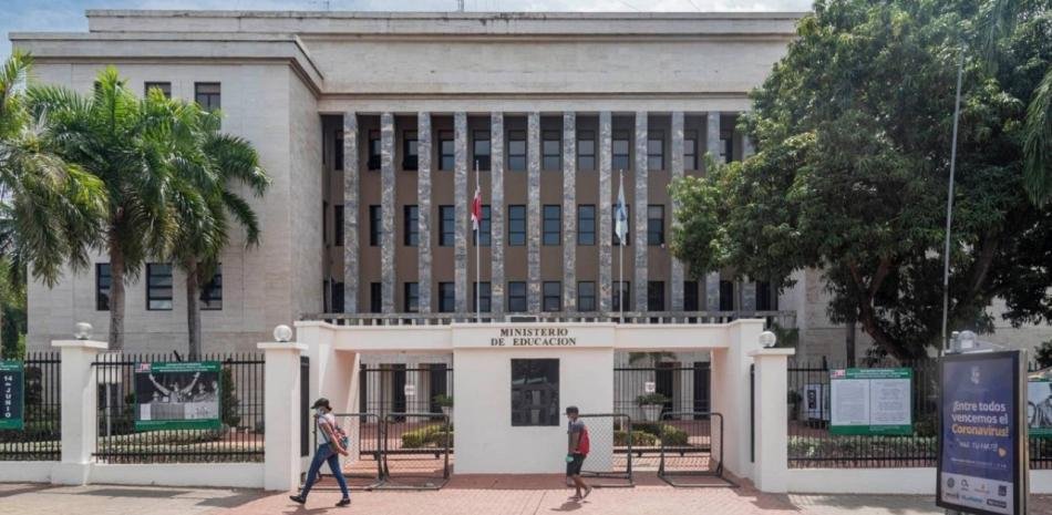 Sin docencia para Montecristi, Santiago Rodríguez y Valverde por vaguada