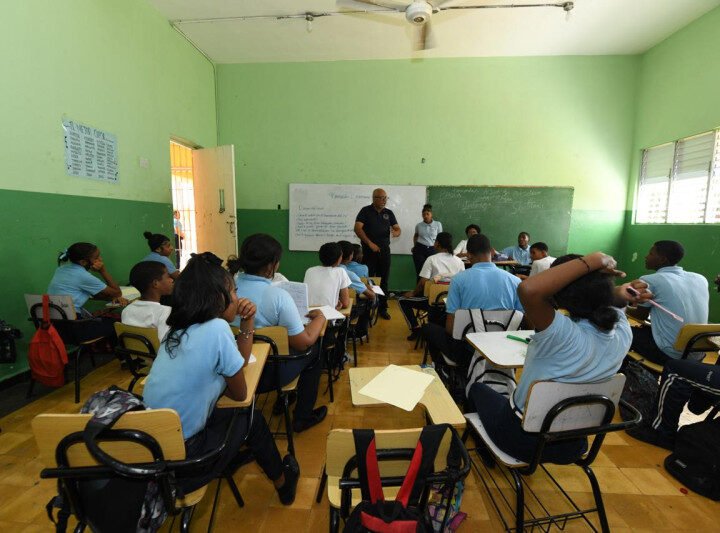 Clases suspendidas en provincias en alerta amarilla