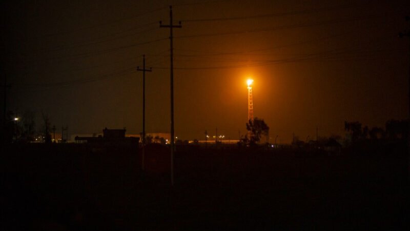 Dos complejos petroquímicos Atacados en Irán