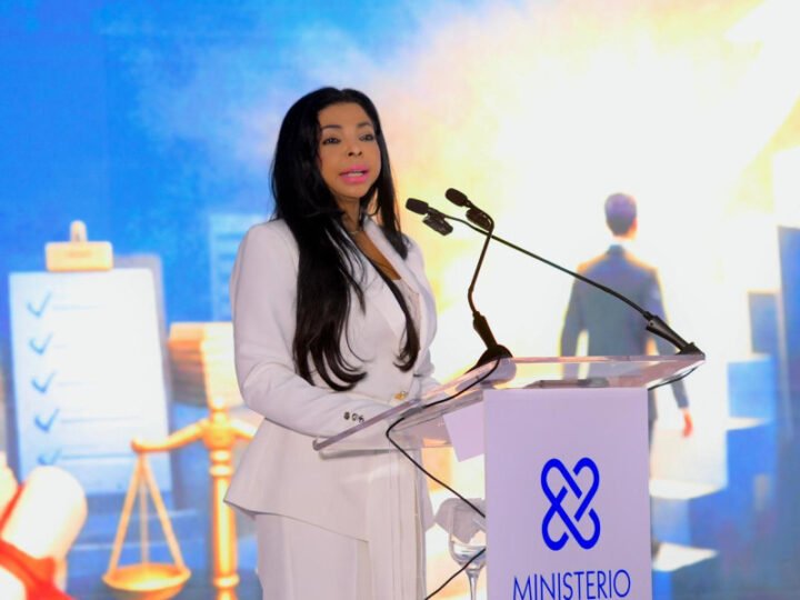 Berenice instruye a fiscales presentar cargos a motoristas por muerte de chofer en Santiago