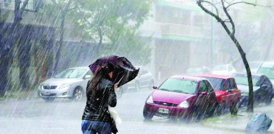 Advierten un fin de semana con lluvias fuertes y altas temperaturas