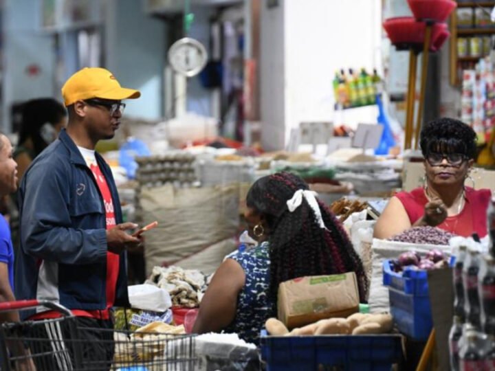 Precios de alimentos en los mercados de la capital invariables