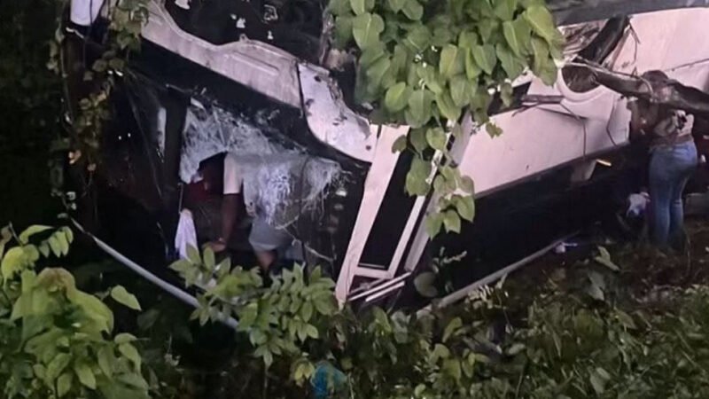 Accidente de peaje de Guaraguao están «fuera de peligro»