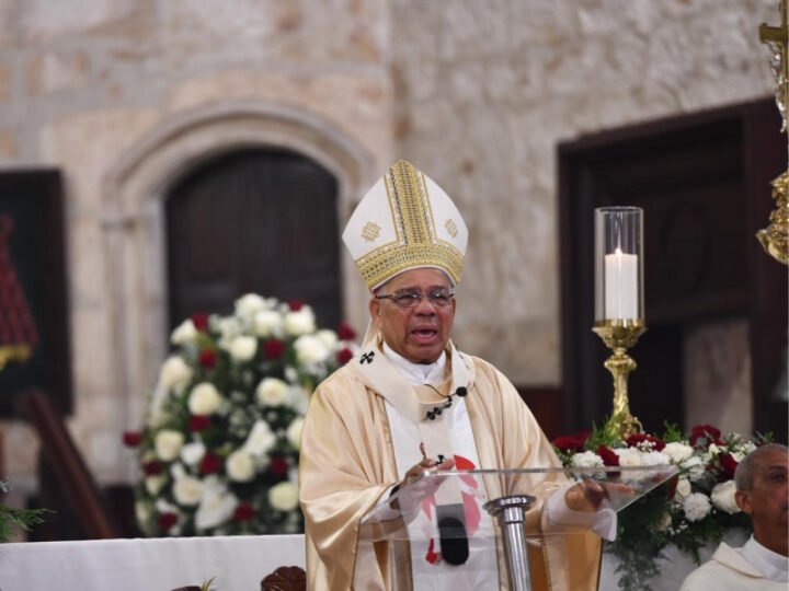 “No nos acostumbremos a la muerte, ni a la guerra”, pide monseñor Ozoria el Domingo de Resurrección