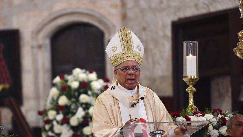 “No nos acostumbremos a la muerte, ni a la guerra”, pide monseñor Ozoria el Domingo de Resurrección