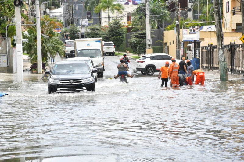 Las Aguas descubren el mal estado del drenaje del Gran Santo Domingo