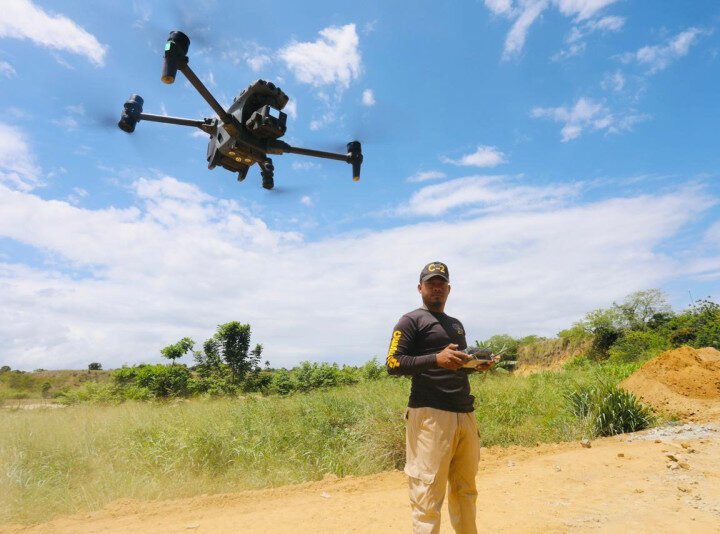 Patrullan y vigilan la frontera con Drones de última generación