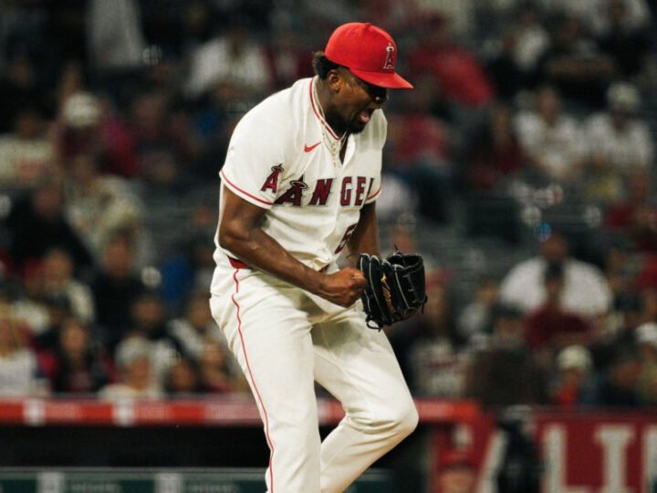 Soriano brilla en Grandes Ligas con arranque histórico