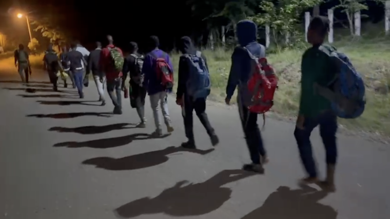 Incomunicada terrestre  socavón en carretera de San José de Ocoae