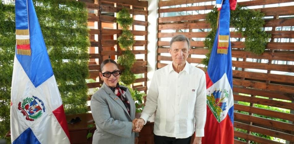 RD y Haití abren espacio aéreo