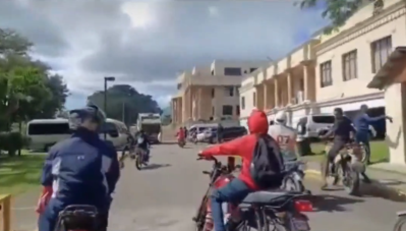 Indigna el brutal asesinato de un chofer por una brutal turba de motoconchistas