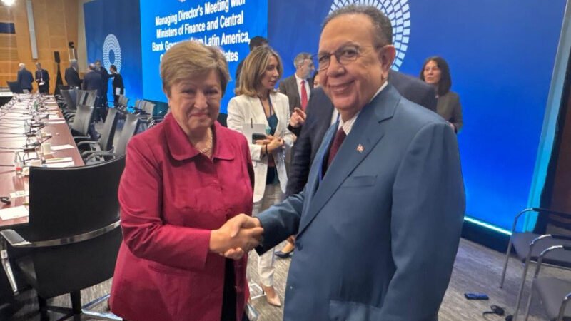 Economía crecerá un 3.7% según el FMI y BM