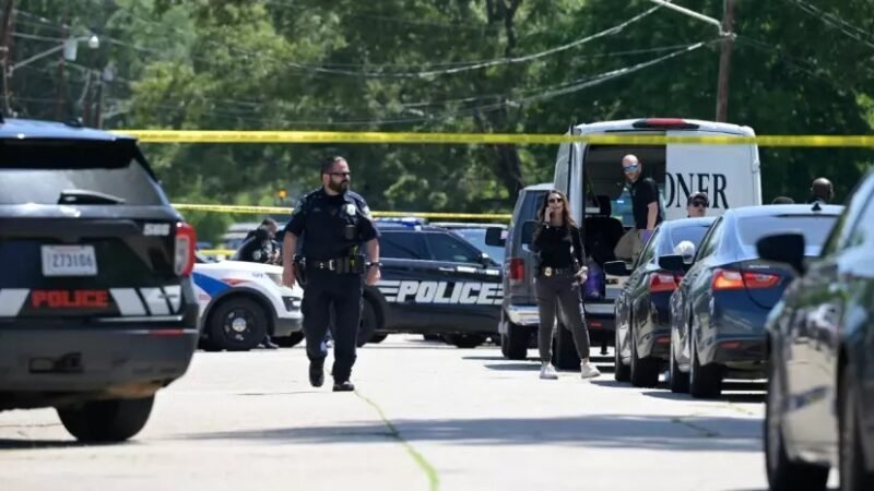 Hombre mata a tiros a ocho niños