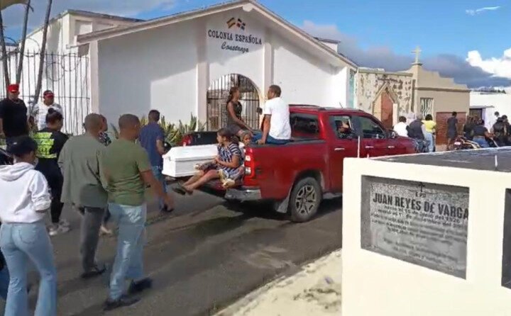 Madre del chofer Deivy Abreu, exclama “Mi hijo no se merecía esa muerte tan mala”