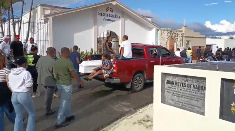 Madre del chofer Deivy Abreu, exclama “Mi hijo no se merecía esa muerte tan mala”