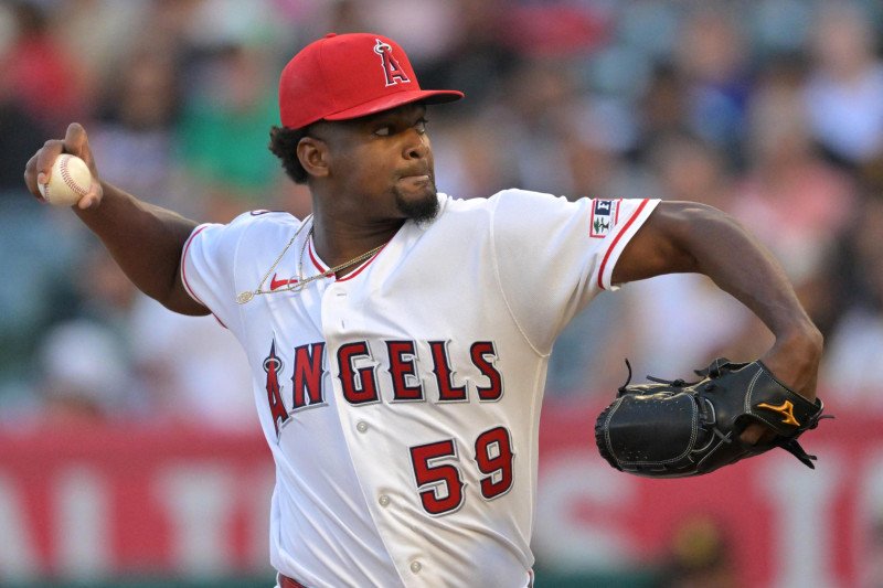 José Soriano vuelve a dominar y Angelinos derrotan a Toronto