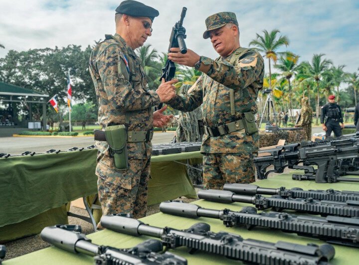 Entregan equipo nuevos al Ejército para fortalecer operaciones