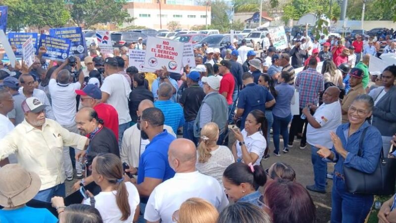 Sindicatos de Santiago se movilizan en defensa de la cesantía