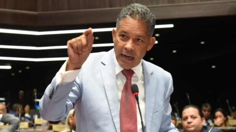 Abinader debe poner orden en la casa