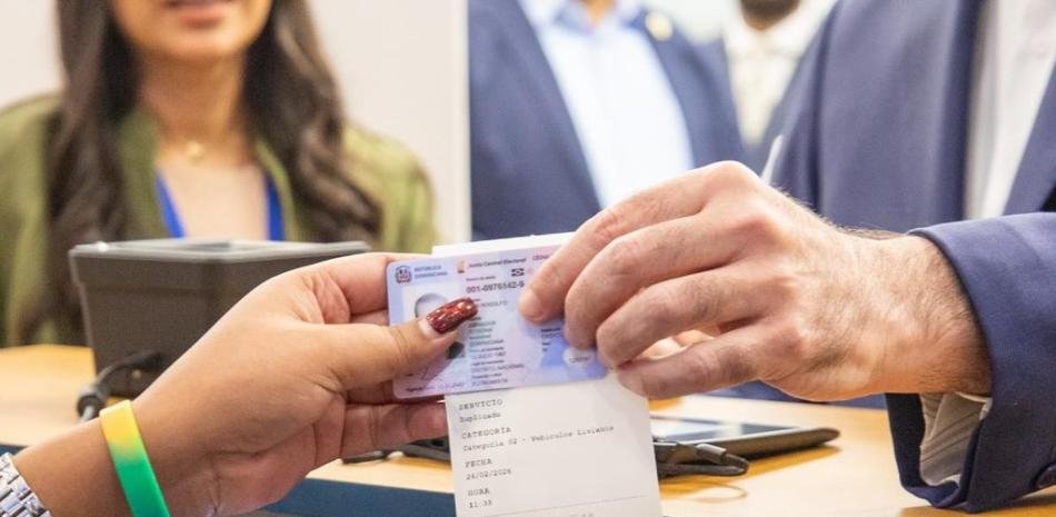 Presidente aumentará vigencia de licencias de conducir mayores de 65 años