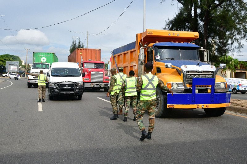 Apoyan mudar el transporte de carga a la noche