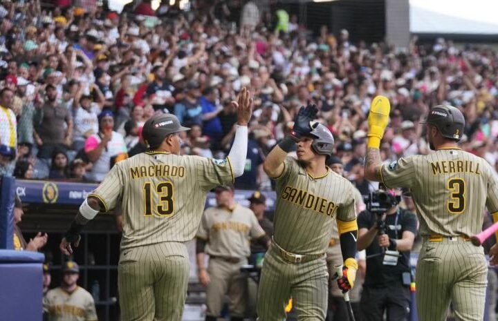 Los San Diego Padres anuncian acuerdo de venta por un récord de 3,900 millones de dólares