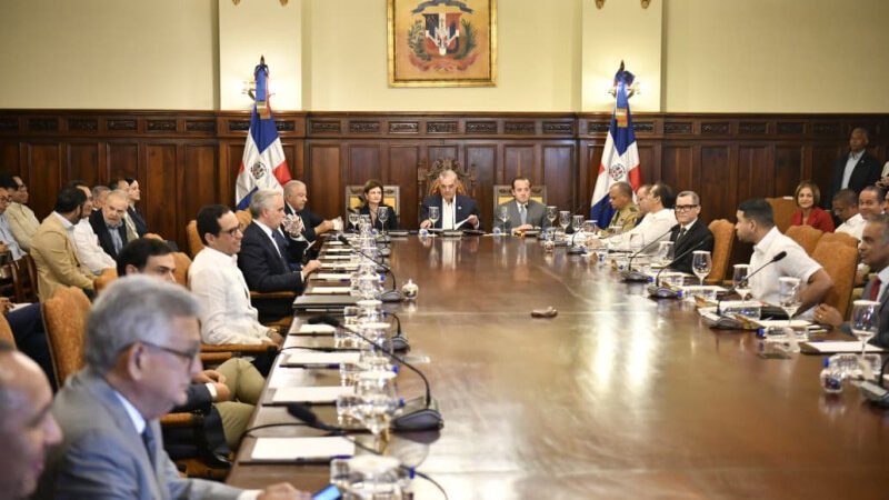 El Gobierno le quita el 50% del financiamiento a los partidos