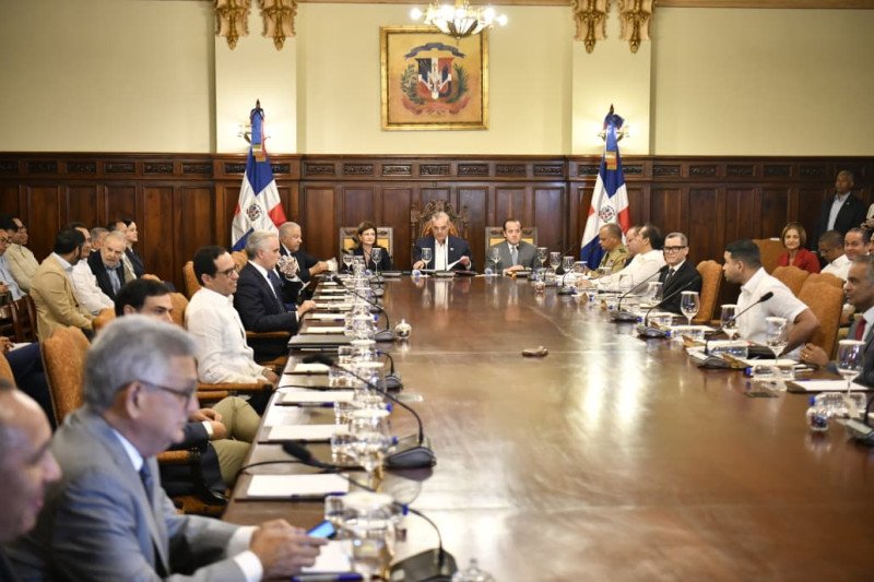 El Gobierno le quita el 50% del financiamiento a los partidos