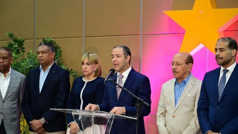 Gobierno intenta “salir de la oposición” con recorte a  partidos políticos