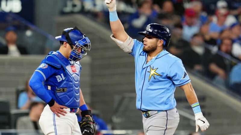 Aranda da cuadrangular y los Rays vencen Toronto y se afianzan en la cima