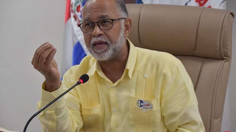 ADP llama a primera dama a velar por necesidades educativas de los estudiantes de escasos recursos