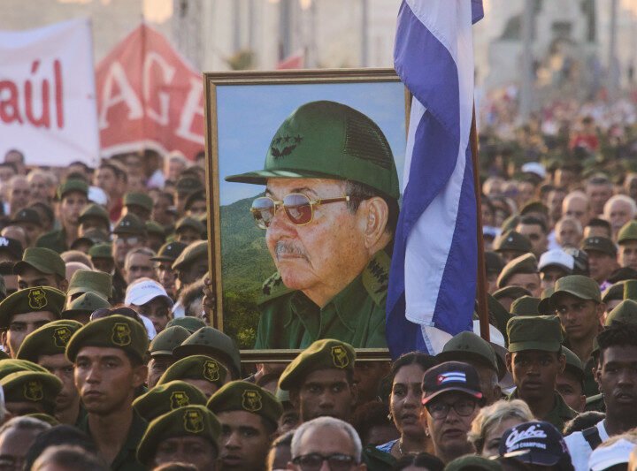 Castro recibe apoyo de miles ante acusaciones de EE.UU.
