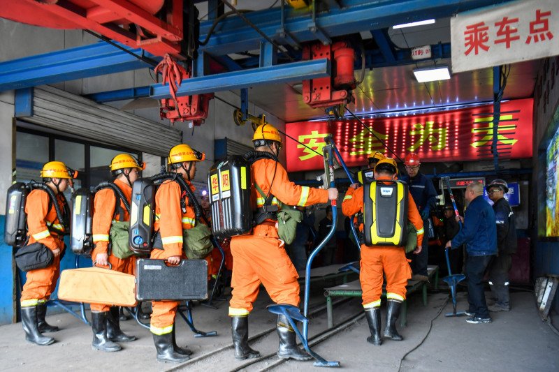 Explosiona mina de carbón en China causando 90 muertes