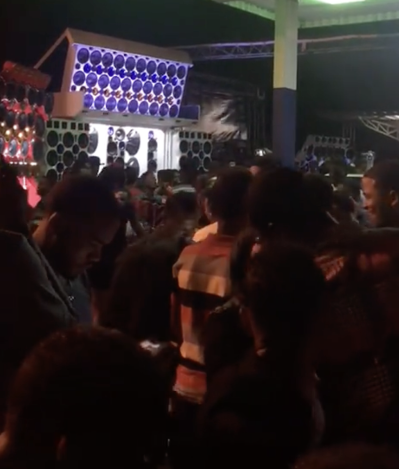 Como dormir en medio del ruido en Los Alcarrizos