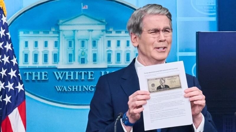 Estudian lanzar un billete de US$250 con la imagen de Trump