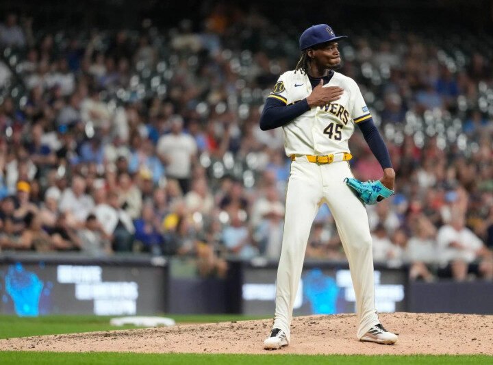 Le suspenden un juego a Abner Uribe por sus acciones contra los Cardenales