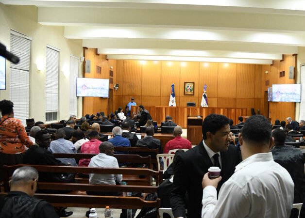 Retrasan por más de tres horas el fallo del Caso Calamar