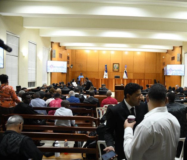 Retrasan por más de tres horas el fallo del Caso Calamar