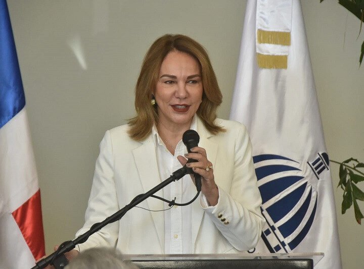 La Diva asegura que no volverá a la política por que la dejó muy abollada económicamente