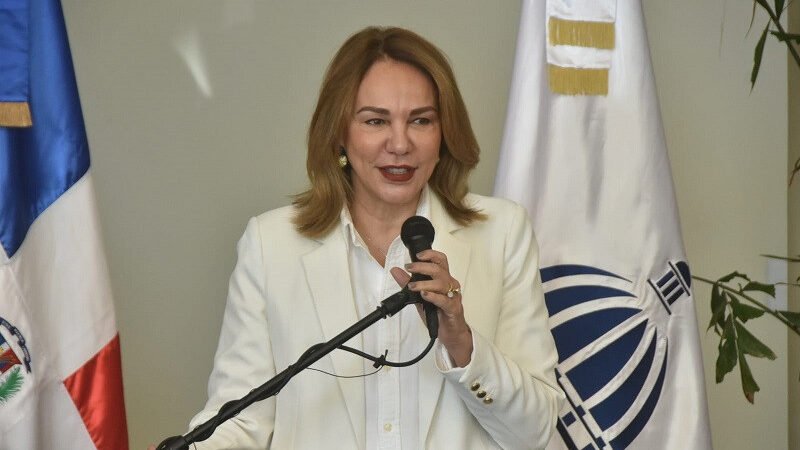 La Diva asegura que no volverá a la política por que la dejó muy abollada económicamente