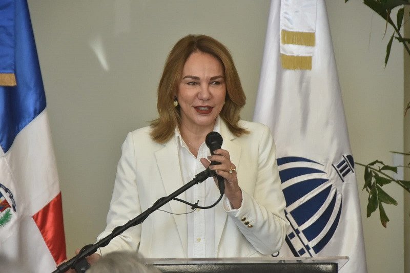 La Diva asegura que no volverá a la política por que la dejó muy abollada económicamente