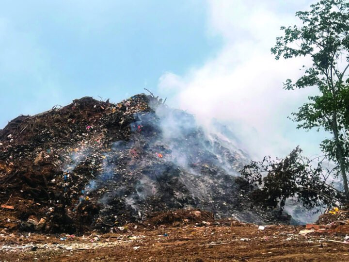Humareda arropa la comunidad de Jarabacoa causando problemas de salud