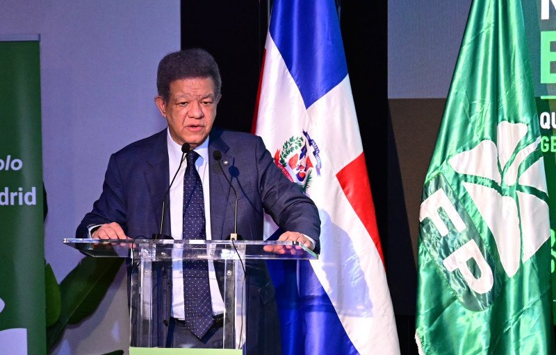 Leonel Fernández rechaza plan anticrisis del Gobierno