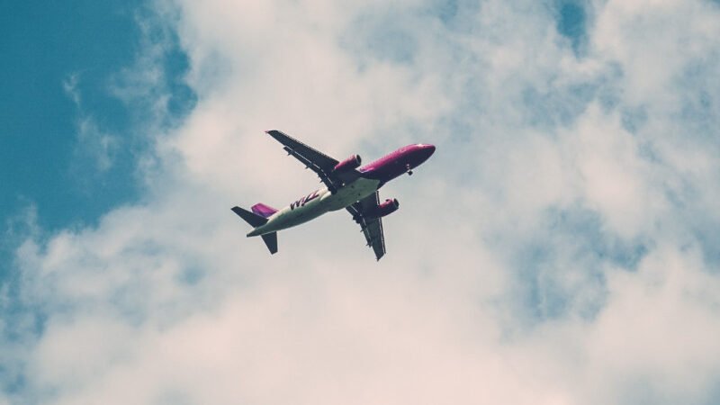 Aparece avioneta dominicana con sus dos tripulantes con vida