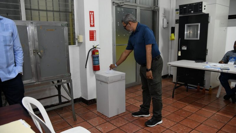 Asjana lidera de manera preliminar carrera por la rectoría de la UASD