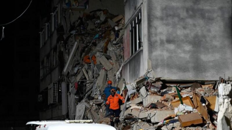 Van 589 la cifra de muertos por terremotos en Venezuela