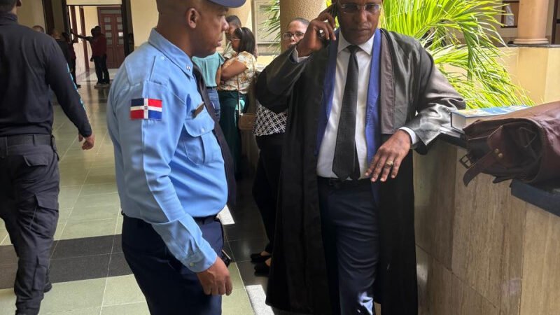 Ordenan arresto a abogado Augusto Furcal en plena audiencia