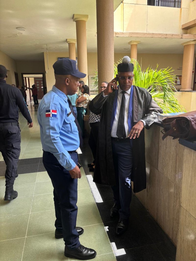 Ordenan arresto a abogado Augusto Furcal en plena audiencia